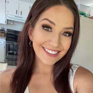 Meet your Posher, Cierra